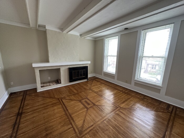 1669 N. Humboldt – 2 Bedroom Apartment, Includes Heat & Electricity - Image 3