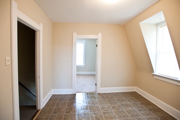 1020 E Center St – 2 Bedroom Townhouse - Image 5