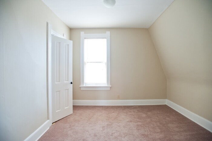 1020 E Center St – 2 Bedroom Townhouse - Image 6