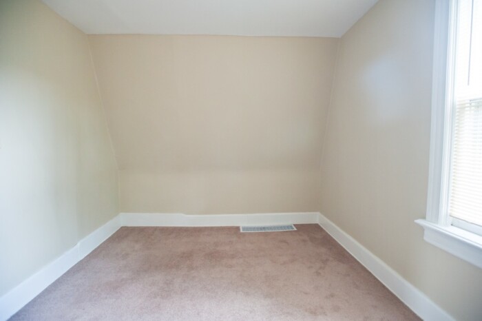 1020 E Center St – 2 Bedroom Townhouse - Image 12