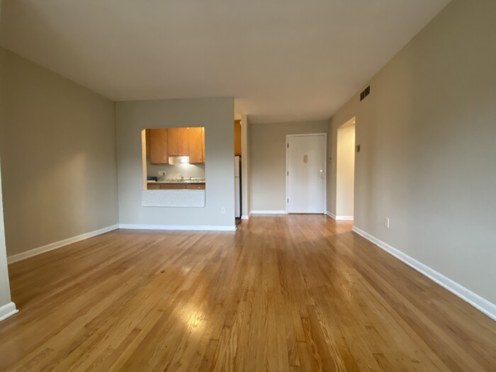 1327 E. Colorado, 1 Bedroom Apartment, Apt 6 - Image 3