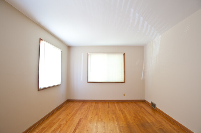 1327 E. Colorado, 1 Bedroom Apartment, Apt 8 - Image 6