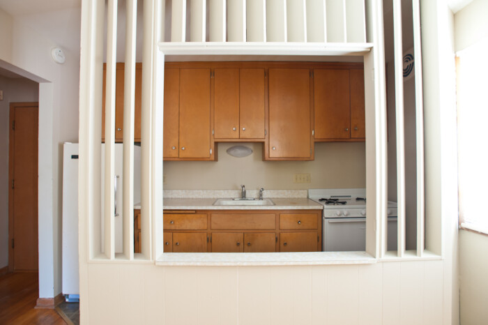 1327 E. Colorado, 1 Bedroom Apartment, Apt 8 - Image 3