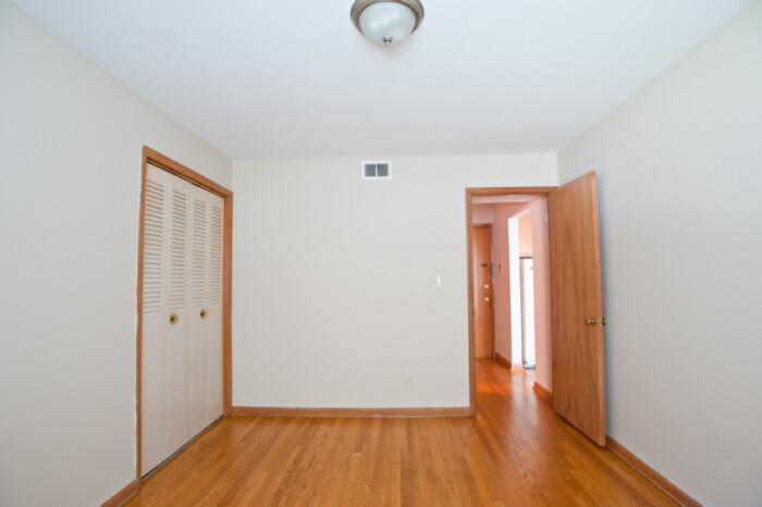 1327 E. Colorado, 1 Bedroom Apartment, Apt 8 - Image 7