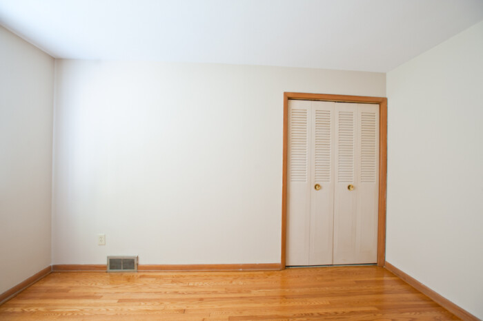 1327 E. Colorado, 1 Bedroom Apartment, Apt 8 - Image 8