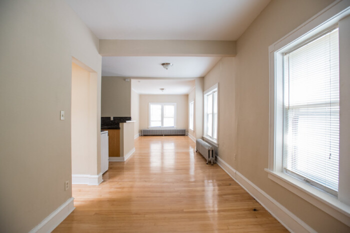 1603 N Van Buren, 1 Bedroom Apartment - Image 2