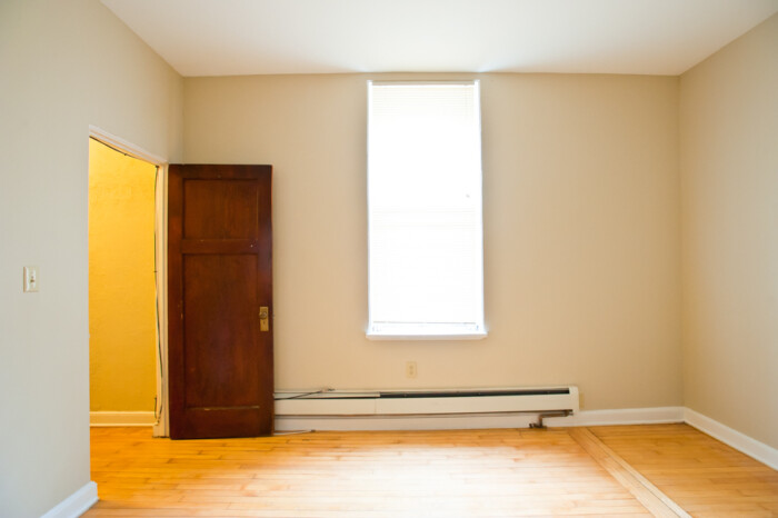 1665 N. Humboldt, 1 Bedroom Apartment, Brady St/Eastside, Heat Included - Image 5