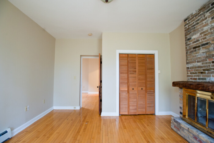 1665 N. Humboldt, 1 Bedroom Apartment, Brady St/Eastside, Heat Included - Image 4