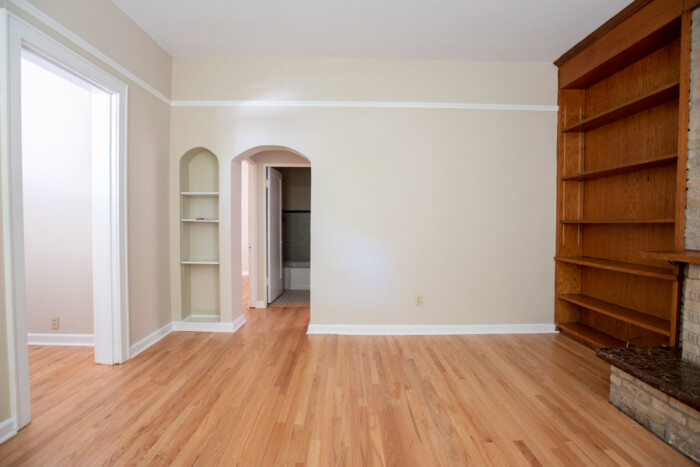 1669 N. Humboldt, 1 Bedroom Apartment, Brady St/Eastside, Heat & Electric Included - Image 3