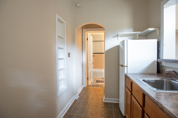 1669 N. Humboldt – 1 Bedroom Apartment, Private Entrance, Includes Heat & Electricity - Image 5