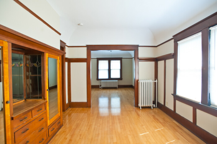 1704 E Locust, Apt 7– 2 BR, Heat Included UWM/Eastside - Image 2