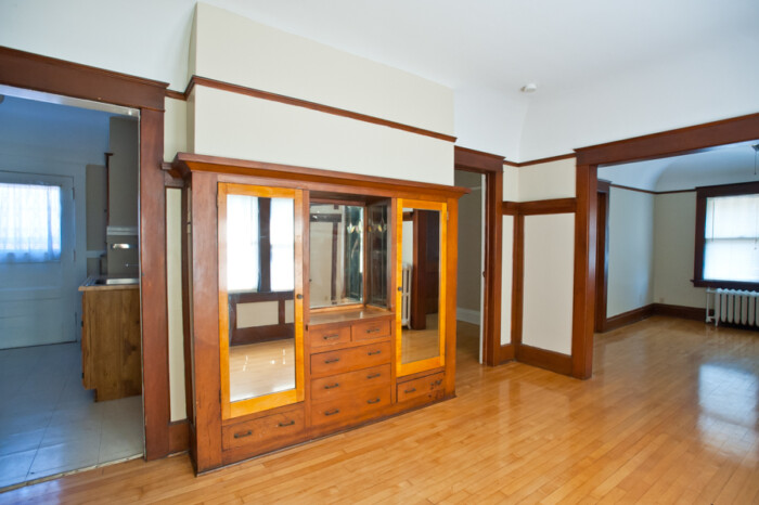 1704 E Locust, Apt 7– 2 BR, Heat Included UWM/Eastside - Image 3