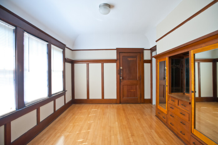 1704 E Locust, Apt 7– 2 BR, Heat Included UWM/Eastside - Image 4