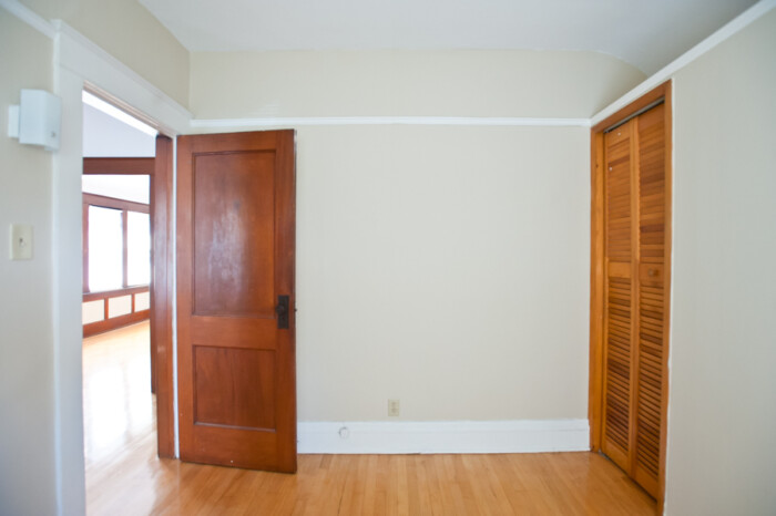 1704 E Locust, Apt 7– 2 BR, Heat Included UWM/Eastside - Image 11