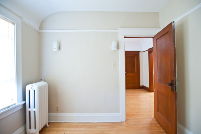 1704 E Locust, Apt 7– 2 BR, Heat Included UWM/Eastside - Image 12