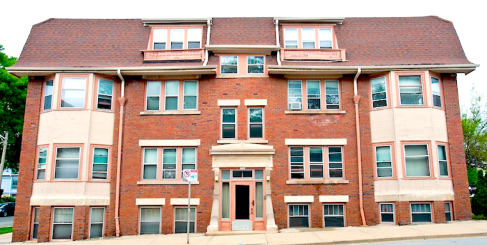 1704 E Locust, 2 Bedroom Garden Apartment Available 8/16 or 9/1 $300 OFF FIRST MONTH'S RENT