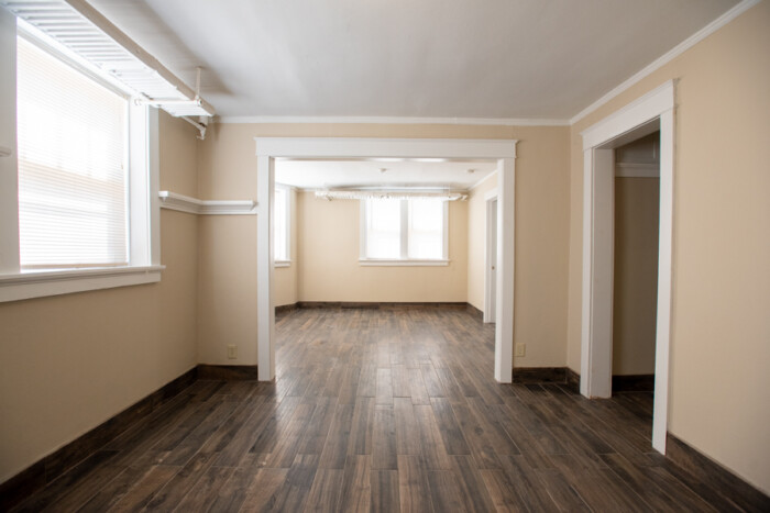 1704 E Locust, 2 Bedroom Garden Apartment Available 8/16 or 9/1 $300 OFF FIRST MONTH'S RENT - Image 2