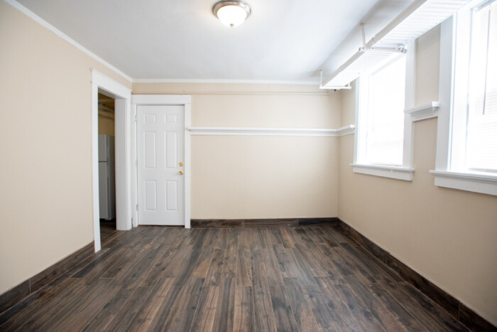 1704 E Locust, 2 Bedroom Garden Apartment Available 8/16 or 9/1 $300 OFF FIRST MONTH'S RENT - Image 3