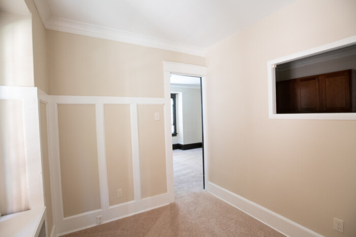 1802 E Linnwood, 1 Bedroom Apartment (Carpeting) - Image 7