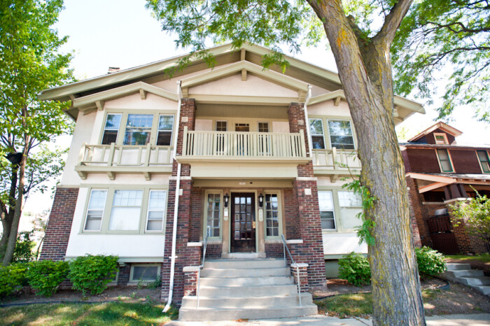 1802 E Linnwood, 1 Bedroom Apartment (Carpeting)