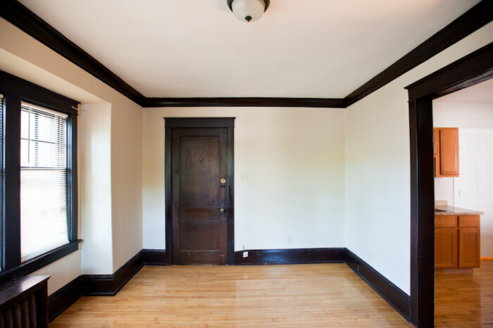 1802 E Linnwood, 1 BR Apartment (Hardwood Floors) Apt. 3 - Image 5