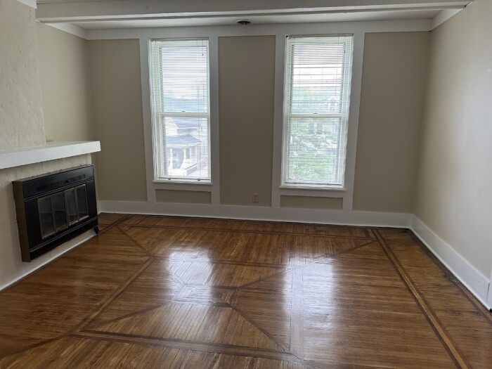 1669 N. Humboldt – 2 Bedroom Apartment, Includes Heat & Electricity - Image 4