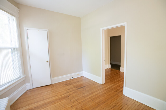 2214 E. Ivanhoe, 2 Bedroom Apartment - Image 5