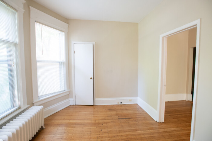 2214 E. Ivanhoe, 2 Bedroom Apartment - Image 6