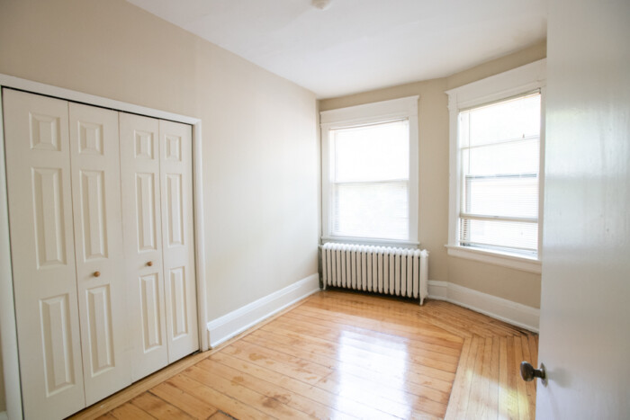 2214 E. Ivanhoe, 2 Bedroom Apartment - Image 8