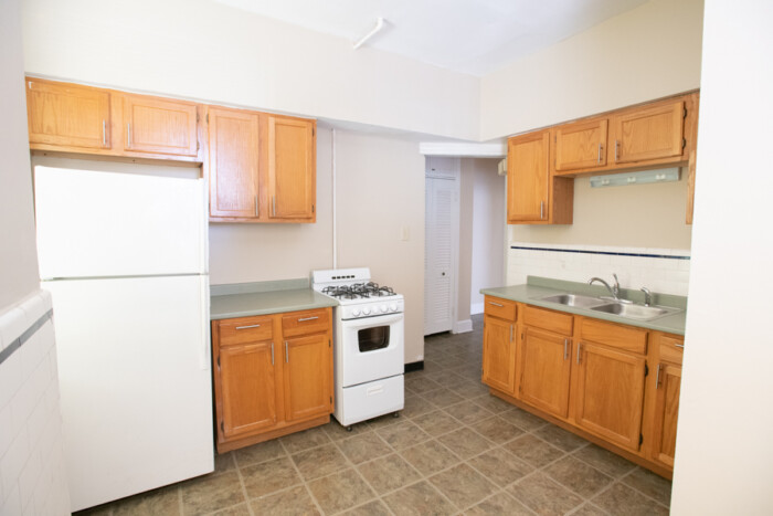 2214 E. Ivanhoe, 2 Bedroom Apartment - Image 11