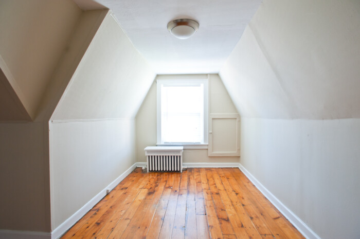 2214 E. Ivanhoe, 2 Bedroom, 1 1/2 Bath Apartment (#2) - Image 12