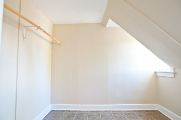 2214 E. Ivanhoe, 2 Bedroom, 1 1/2 Bath Apartment (#2) - Image 14