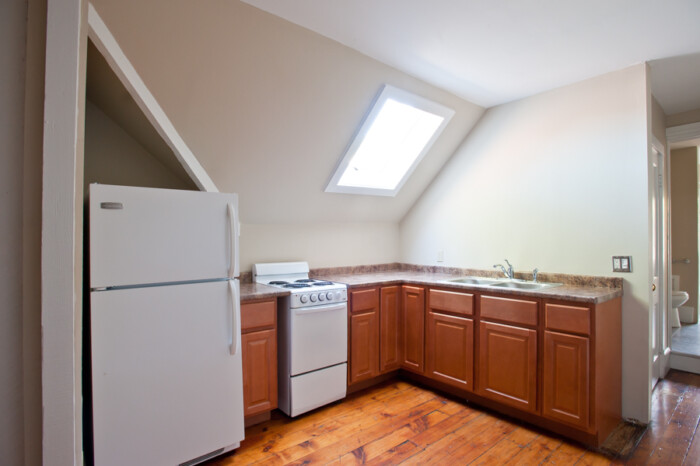 2214 E. Ivanhoe, 2 Bedroom, 1 1/2 Bath Apartment (#2) - Image 16