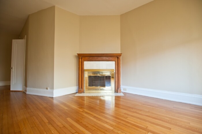 2216 E Ivanhoe, 2 Bedroom Apartment, Heat Included, Eastside - Image 3