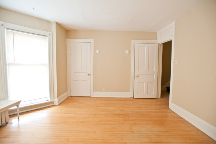 2216 E. Ivanhoe, 4 Bedroom, 2 Bath Apartment that Includes Heat - Image 3