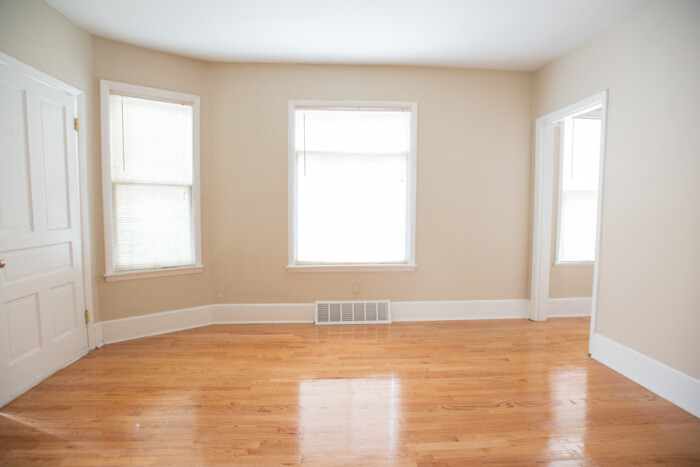 2429 N. Farwell, 3 Bedroom Lower Flat - Image 3