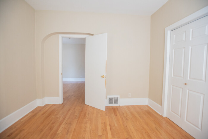 2429 N. Farwell, 3 Bedroom Lower Flat - Image 7