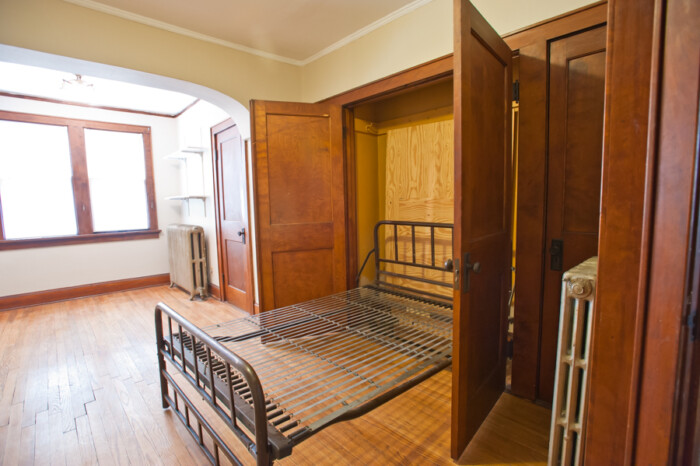 2429 N. Murray, Studio Apartment that includes Heat. - Image 4