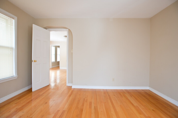 2431 N. Farwell, 3 Bedroom Flat - Image 7