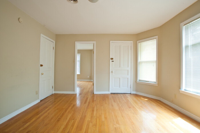 2431 N. Farwell, 3 Bedroom Flat - Image 3