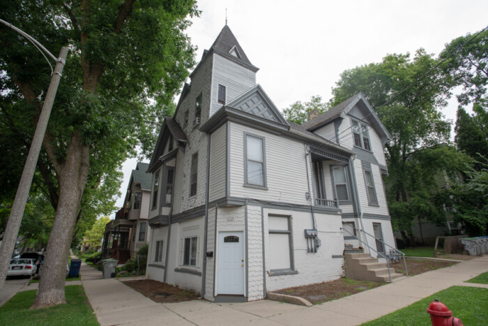 1702 E. Bradford, 3 Bedroom, Upper Flat with Central Air