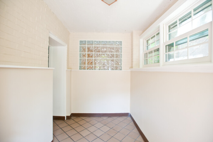 2532 N. Prospect, 2 Bedroom Apartment with Dishwasher - Image 4