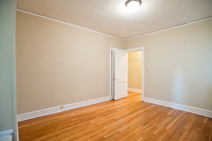 2534 N Prospect Apt. B, 3 BR, Heat & Parking Included, UWM/Eastside,  $500 OFF FIRST MONTH'S RENT - Image 12