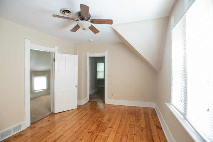 2573A N. Bartlett, 2 Bedroom, Upper Flat Available - Image 3