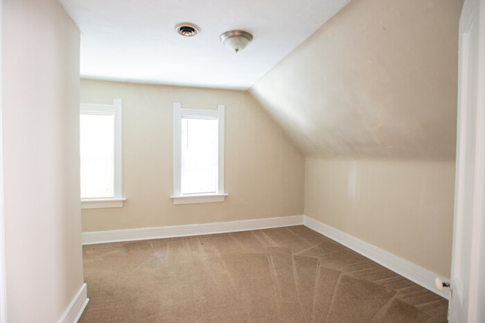 2573A N. Bartlett, 2 Bedroom, Upper Flat Available - Image 5