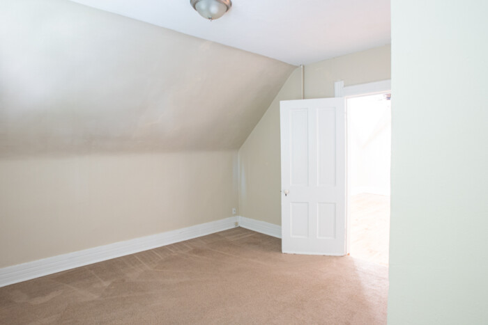 2573A N. Bartlett, 2 Bedroom, Upper Flat Available - Image 7