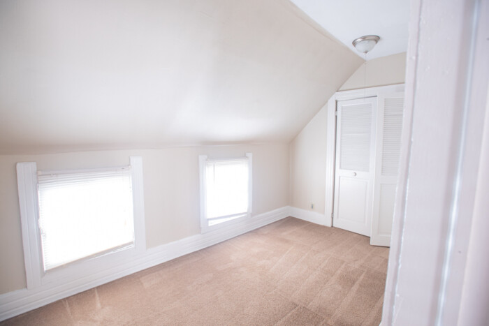 2573A N. Bartlett, 2 Bedroom, Upper Flat Available - Image 8