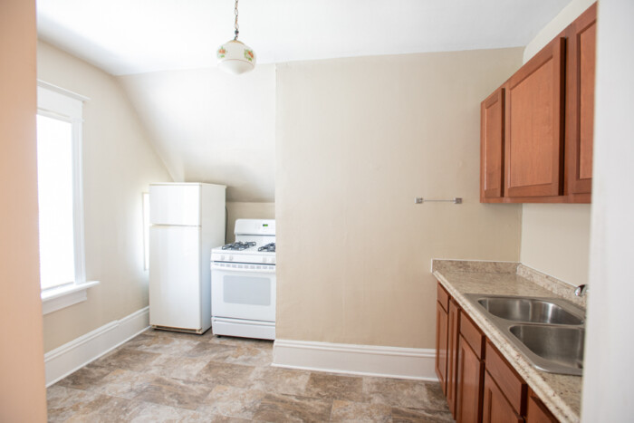 2573A N. Bartlett, 2 Bedroom, Upper Flat Available - Image 11