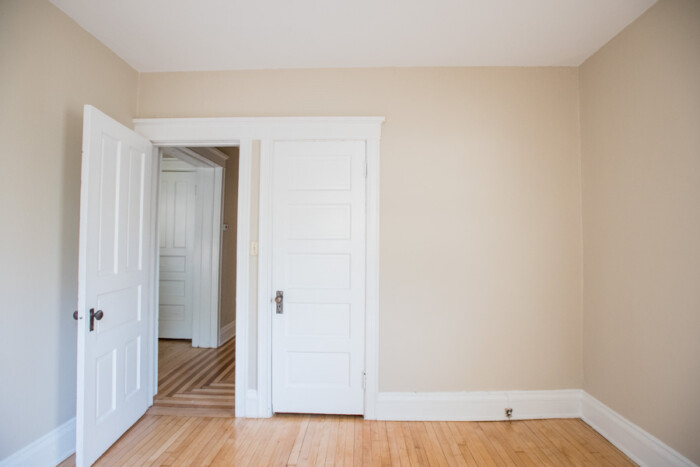 2724 N. Murray, 2 Bedroom Flat - Image 8