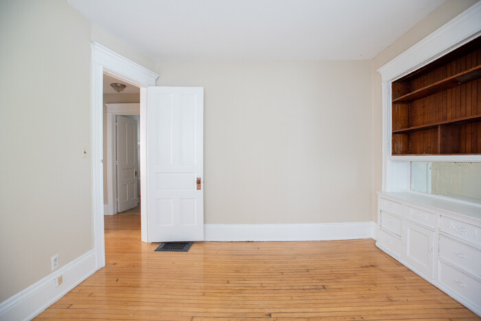 2728 N. Murray, 2 Bedroom Lower Flat - Image 7